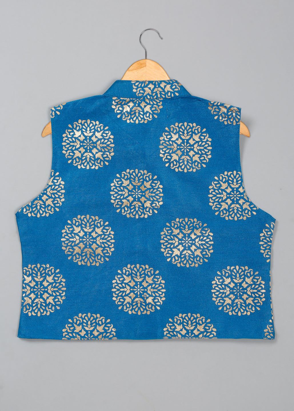 saka-designs-boys-beige-kurta-pajama-with-blue-printed-jacket-ensemble