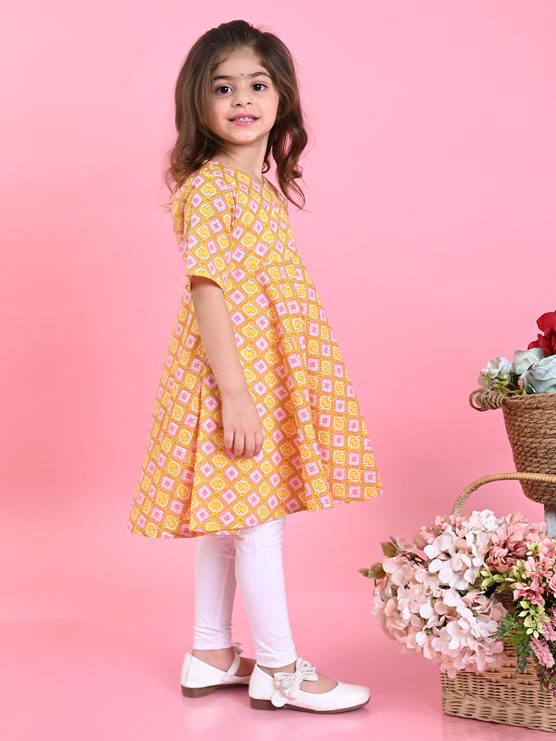 saka-designs-girls-yellow-cotton-prinetd-kurta