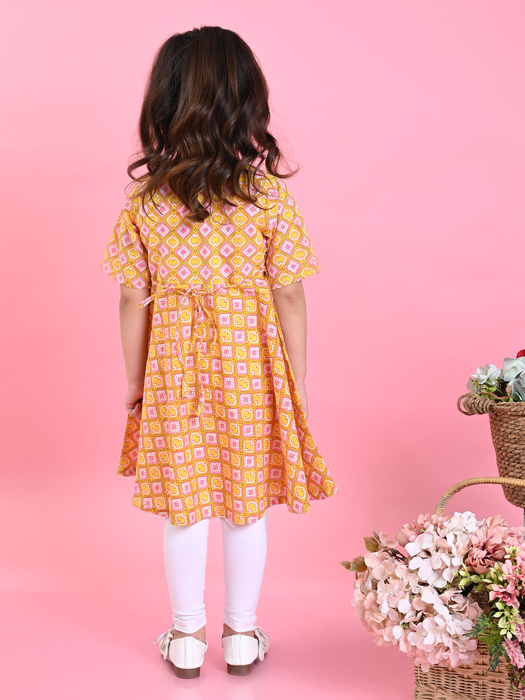saka-designs-girls-yellow-cotton-prinetd-kurta