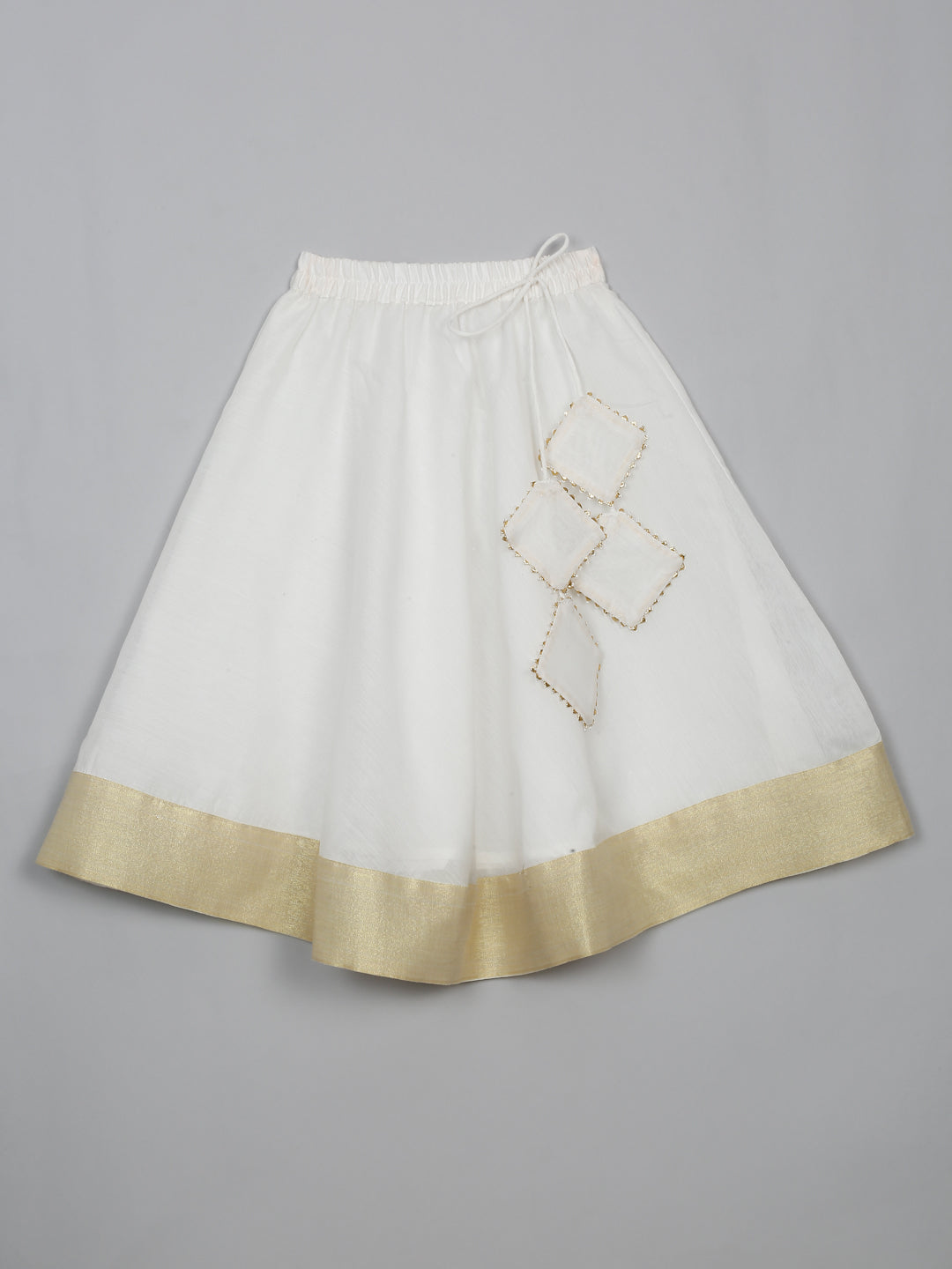 saka-designs-white-lehenga-choli-with-dupatta-adorned-with-golden-border-for-girls