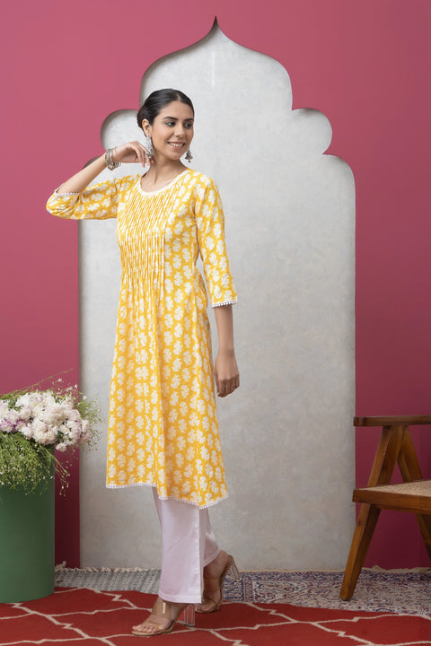 Women's Yellow & White Cotton Printed Kurta
