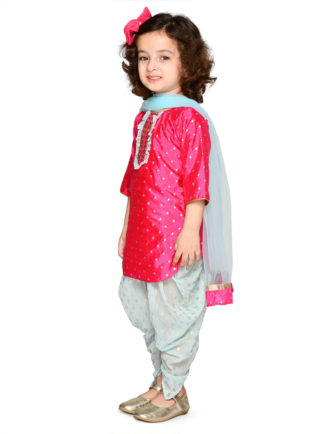 Saka Designs Fuchsia Kurta With Lace Work & Foil Printed Dhoti With Dupatta