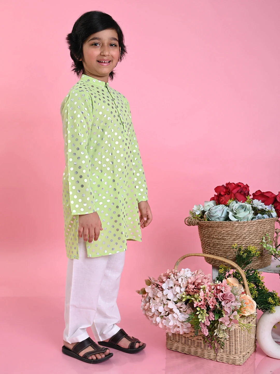 saka-designs-boys-green-printed-kurta-with-white-payjama