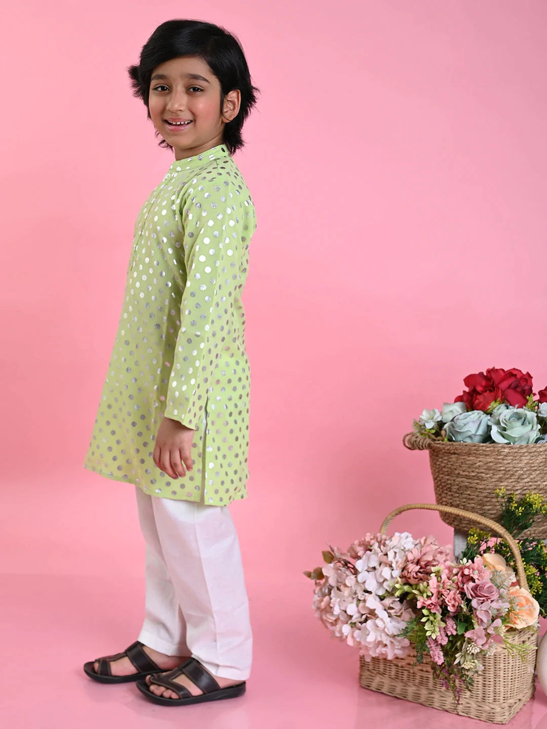 saka-designs-boys-green-printed-kurta-with-white-payjama