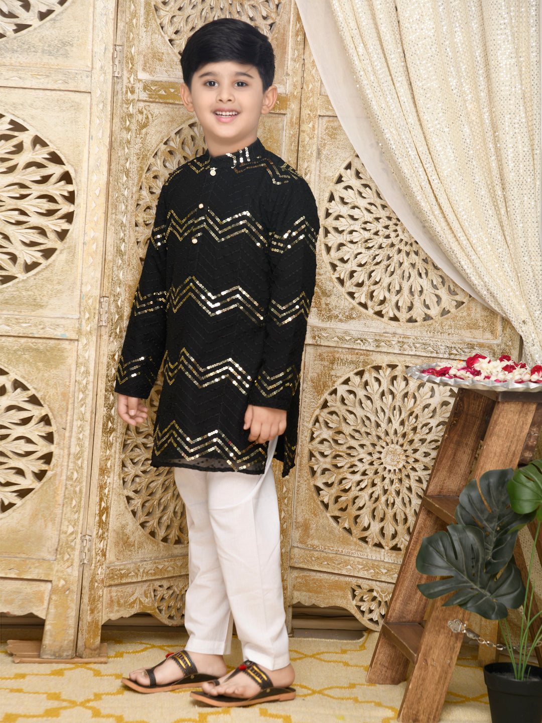 Sequenced Kurta with Pyjama - Black