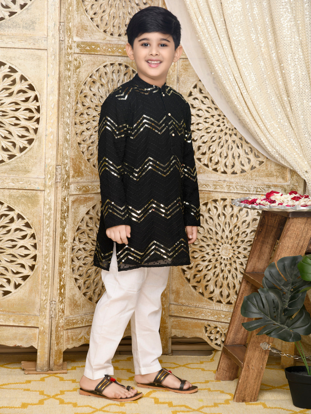 Sequenced Kurta with Pyjama - Black